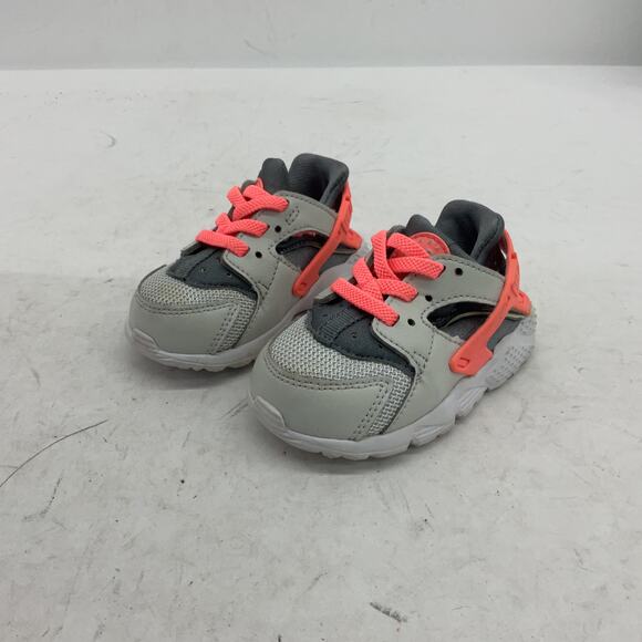 Nike Kids Unisex Gray Coral Sneaker - Size 4C - Picture 1 of 7